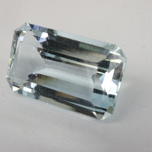 45 - Natural emerald cut loose aquamarine stone: 2.95ct. UK P&P Group 1 (£16+VAT for the first lot and £2... 