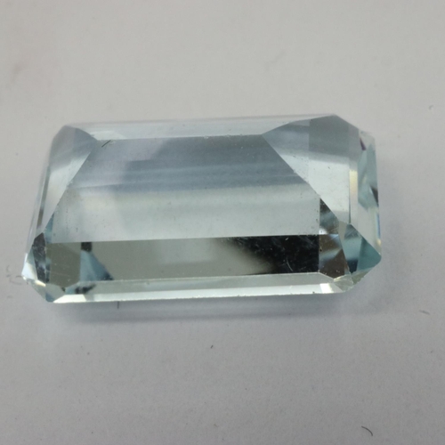 45 - Natural emerald cut loose aquamarine stone: 2.95ct. UK P&P Group 1 (£16+VAT for the first lot and £2... 