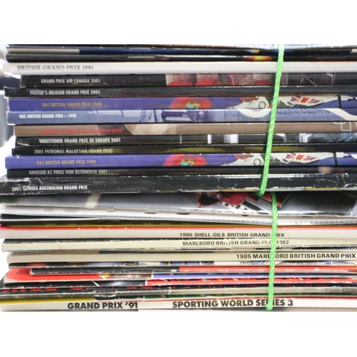 407 - Collection of F1 programmes and magazines. UK P&P Group 3 (£30+VAT for the first lot and £8+VAT for ... 