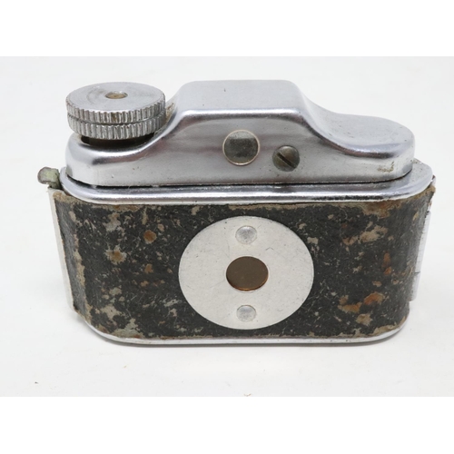 419 - Japanese mini camera with working shutter. UK P&P Group 1 (£16+VAT for the first lot and £2+VAT for ... 