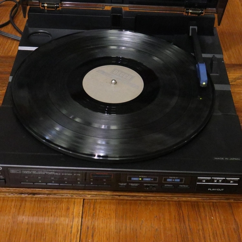 425 - Trio turntable with linear tracking system. Not available for in-house P&P