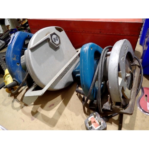 1706 - Two corded circular saws 240v Makita and 110v Black & Decker. All electrical items in this lot have ... 