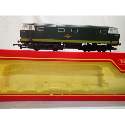 2036 - OO scale Triang Hornby R758, Hymek, D7603, Green Late Crest in good condition, boxed. UK P&P Group 1... 