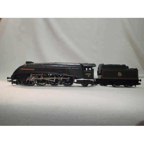 2064 - OO scale Hornby Dominion of Canada 60010, Green Early Crest in excellent condition, unboxed. UK P&P ... 