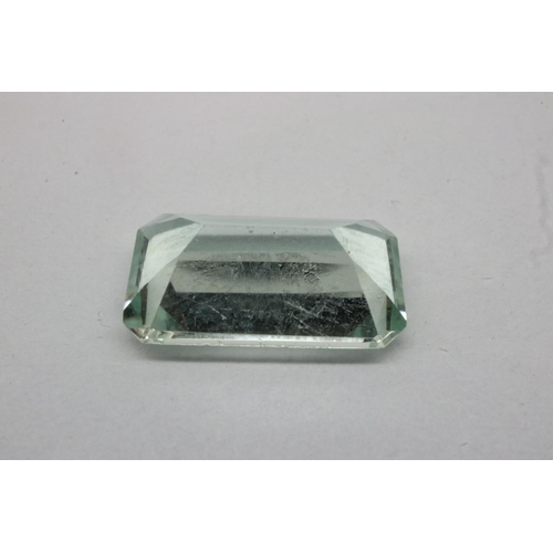 40 - Natural emerald cut loose aquamarine stone: 2.61ct. UK P&P Group 1 (£16+VAT for the first lot and £2... 