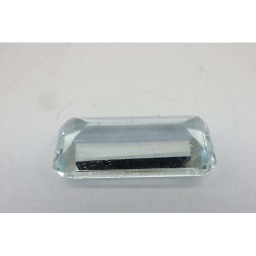 37 - Natural emerald cut loose aquamarine stone: 1.85ct. UK P&P Group 1 (£16+VAT for the first lot and £2... 