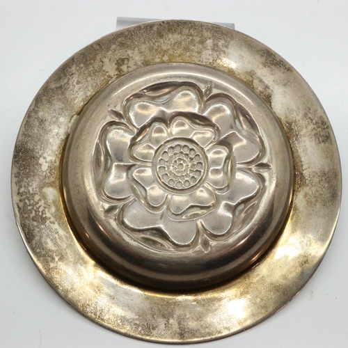 69 - Hallmarked silver dish with poppy decoration in relief, London assay, D: 13 cm. 98g. UK P&P Group 1 ... 