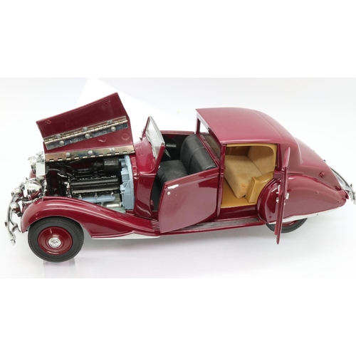 91 - Danbury Mint 1938 Roll Royce phantom III, L: 24 cm, boxed. UK P&P Group 2 (£20+VAT for the first lot... 