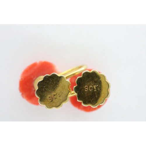 46 - Pair of 9ct gold screw earrings set with floral shaped coral, D: 15 mm, 2.0g. UK P&P Group 1 (£16+VA... 