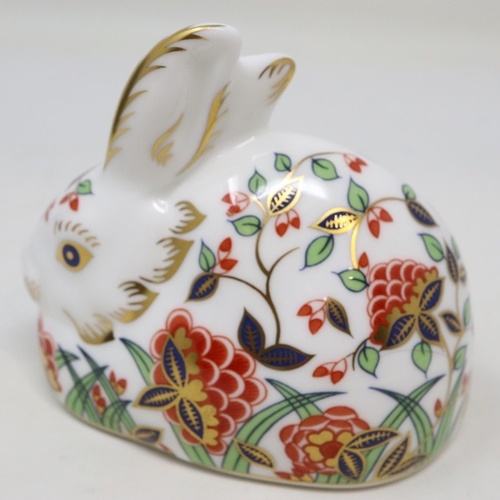 180 - Boxed Royal Crown Derby Meadow Rabbit paperweight with gold stopper, no cracks or chips, H: 90 mm. U... 