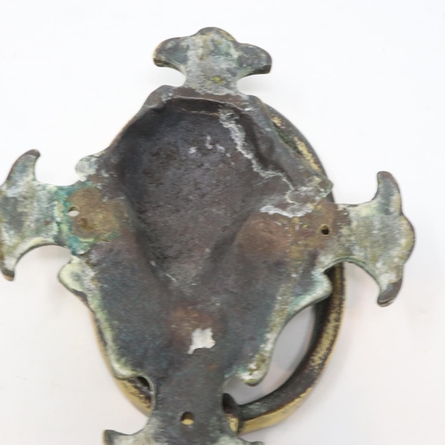 255 - Victorian brass door knocker, H: 15 cm. UK P&P Group 2 (£20+VAT for the first lot and £4+VAT for sub... 