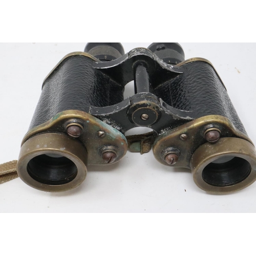 2063 - Taylor Hobson WWII pair of no2 mkIII field binoculars, no. 262467, dated 1943, with visible graticul... 