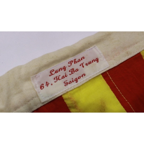 2051 - Vietnam War period South Vietnam flag 65 x 95 cm with makers label, dated 1970. UK P&P Group 1 (£16+... 