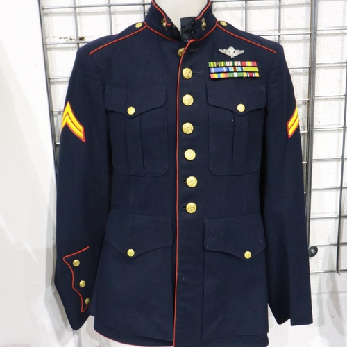 2172 - American post-war USMC dress uniform, badged to the rank of corporal, displaying ribbon bars and wit... 