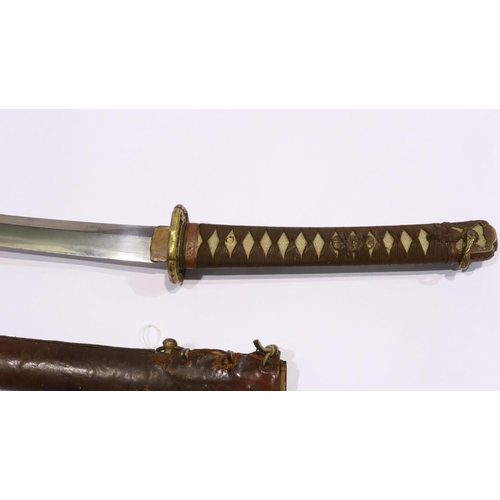 2199 - WWII Japanese Officers sword, with an ancient family blade. Reputedly a veteran bring back. UK P&P G... 