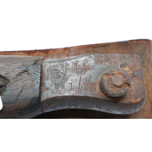 2209 - British WWI Ross bayonet and leather scabbard, in semi-relic condition. UK P&P Group 2 (£20+VAT for ... 