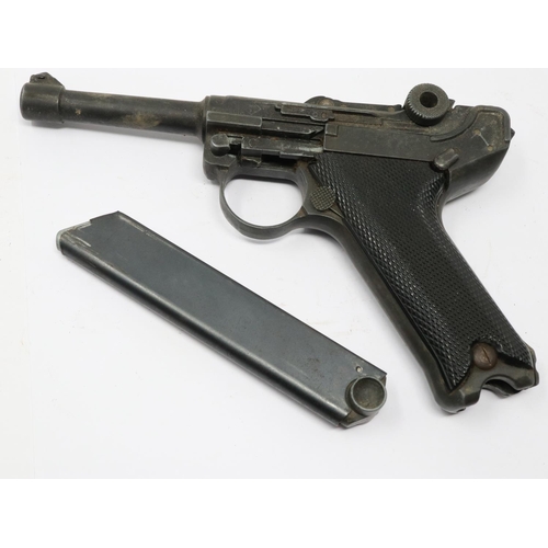 2225 - A re-enactment German Luger pistol, lacking trigger. UK P&P Group 2 (£20+VAT for the first lot and £... 