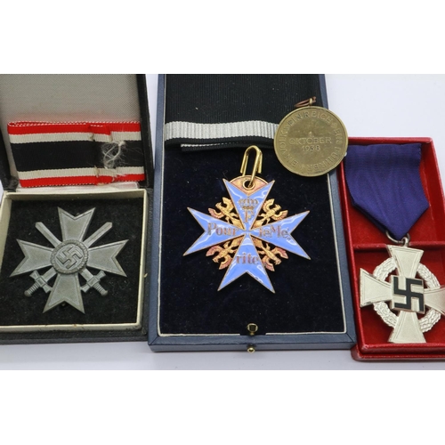 2294 - Replica German Third Reich medals and awards, including Blue Max, Long Service medal etc. (4), some ... 