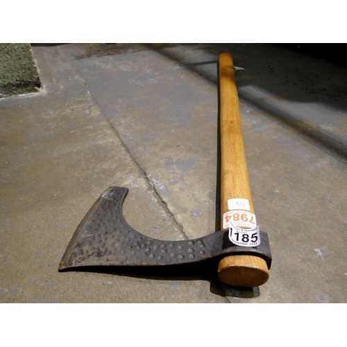 1185 - Steel forged bearded axe, L: 77 cm. Not available for in-house P&P