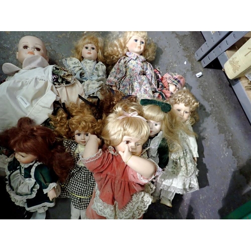 1230 - Mixed ceramic dolls. Not available for in-house P&P