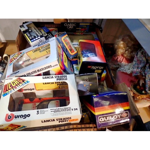 1233 - Mixed boxed diecast vehicles. Not available for in-house P&P