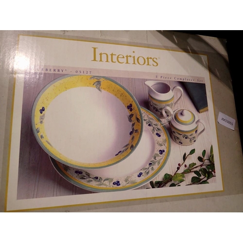 1277 - Boxed blueberry interiors ceramic set. Not available for in-house P&P