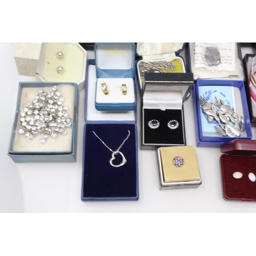 87 - Mixed boxed costume jewellery. UK P&P Group 2 (£20+VAT for the first lot and £4+VAT for subsequent l... 