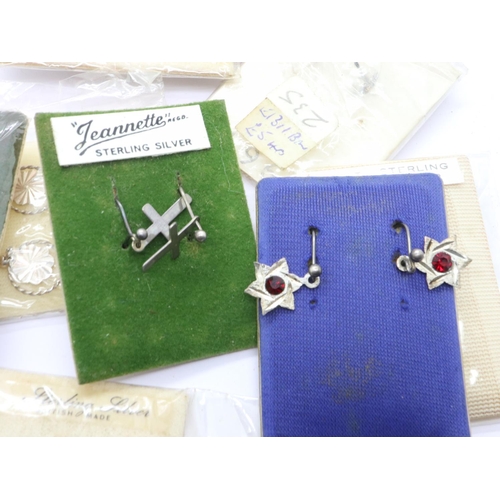 92 - Twenty pairs of silver earrings. UK P&P Group 1 (£16+VAT for the first lot and £2+VAT for subsequent... 