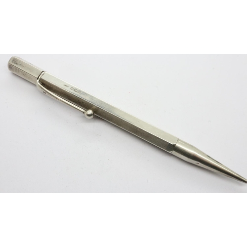 138 - Hallmarked silver propelling pencil, London assay. UK P&P Group 1 (£16+VAT for the first lot and £2+... 