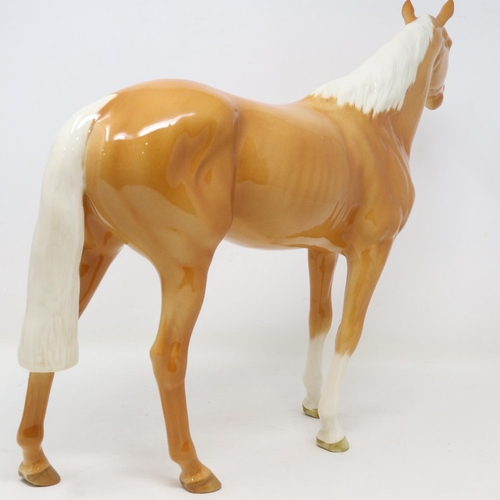 206 - Large Beswick Palomino racehorse, no cracks or chips, H: 29 cm. UK P&P Group 2 (£20+VAT for the firs... 