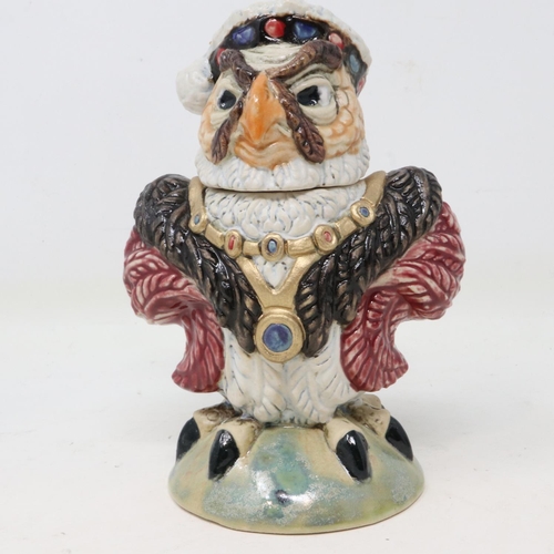 281 - Andrew Hull for Burslem Pottery bird, King Henry VIII, no cracks or chips, H: 12 cm. UK P&P Group 1 ... 