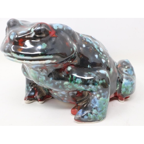 369 - Anita Harris large toad, signed in gold, no cracks or chips, H: 12 cm. UK P&P Group 2 (£20+VAT for t... 