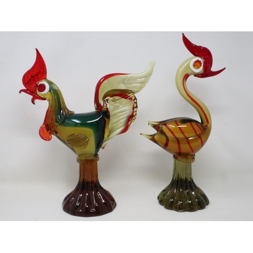 429 - Two vintage Murano birds on stands, H: 36 cm. Not available for in-house P&P