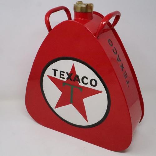 447 - Red Texaco petrol can with brass cap, H: 36 cm. UK P&P Group 3 (£30+VAT for the first lot and £8+VAT... 