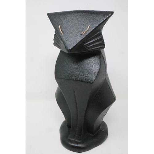 448 - Cast iron Art Deco style doorstop in the form of a stylized cat, H: 26 cm. UK P&P Group 2 (£20+VAT f... 