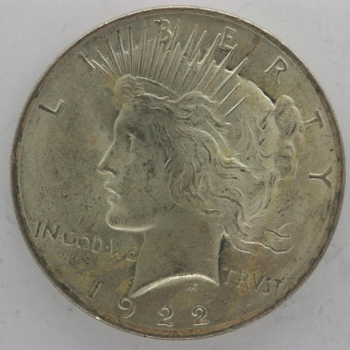 2197 - 1922 American peace dollar. UK P&P Group 0 (£6+VAT for the first lot and £1+VAT for subsequent lots)