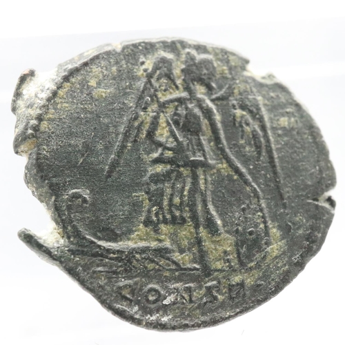 2154 - Ancient bronze Roman follis - Victory on Prow. UK P&P Group 0 (£6+VAT for the first lot and £1+VAT f... 