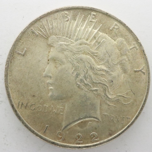 2197 - 1922 American peace dollar. UK P&P Group 0 (£6+VAT for the first lot and £1+VAT for subsequent lots)