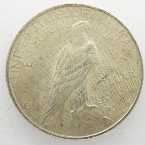 2197 - 1922 American peace dollar. UK P&P Group 0 (£6+VAT for the first lot and £1+VAT for subsequent lots)