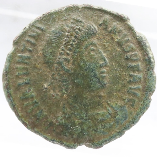 2210 - Roman Ancient Coin of Victory advancing - Constantinopolis. UK P&P Group 0 (£6+VAT for the first lot... 