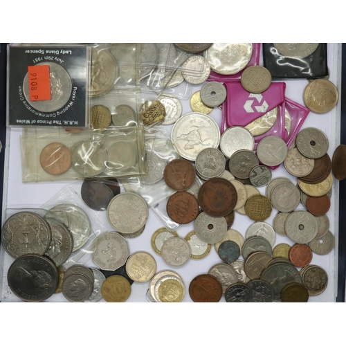 2075 - A large quantity of UK and world coins including proof examples. UK P&P Group 1 (£16+VAT for the fir... 