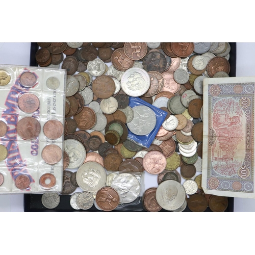 2078 - A large quantity of UK and world coins and notes. UK P&P Group 1 (£16+VAT for the first lot and £2+V... 