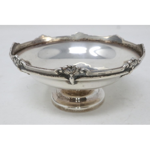 68 - Walker & Hall hallmarked silver footed dish, D: 90 mm, 53g. UK P&P Group 1 (£16+VAT for the first lo... 