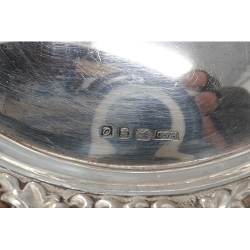 82 - Hallmarked silver oval pierced ornate dish, London assay, L: 16 cm, 86g. UK P&P Group 1 (£16+VAT for... 