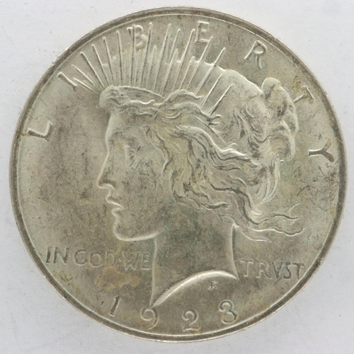 105 - 1923 American peace dollar. UK P&P Group 1 (£16+VAT for the first lot and £2+VAT for subsequent lots... 