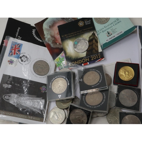 107 - Collection of mixed crowns and £5 coins. UK P&P Group 1 (£16+VAT for the first lot and £2+VAT for su... 