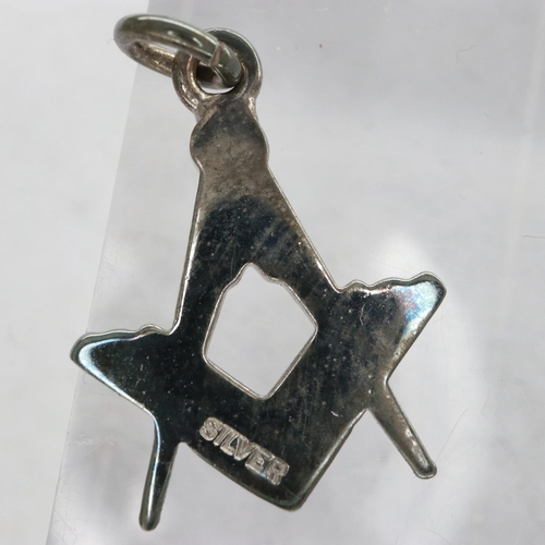 143 - Enamelled silver Masonic square and compass charm, H: 14 mm. UK P&P Group 1 (£16+VAT for the first l... 