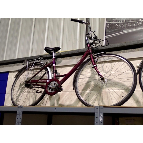 1005 - Raleigh Caprice ladies bike. Not available for in-house P&P