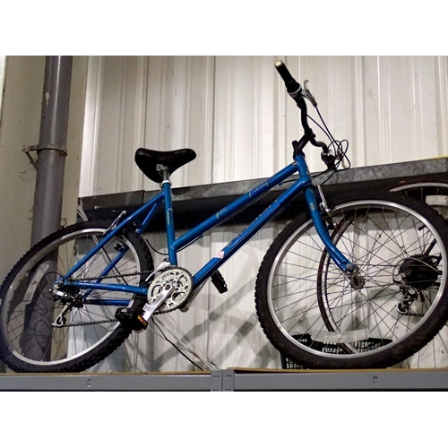 1007 - Ladies Raleigh Vixon Cromoly 19 speed v brakes, soft ride saddle, Shimano gears and 22 inch frame, 2... 