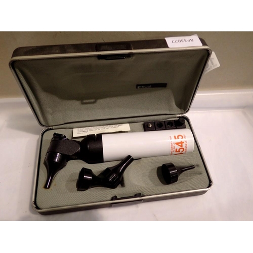 1077 - Boxed Keeler otoscope. UK P&P Group 1 (£16+VAT for the first lot and £2+VAT for subsequent lots)